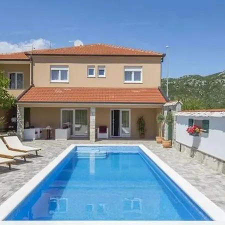 Zara With Heated Hydromassage-pool