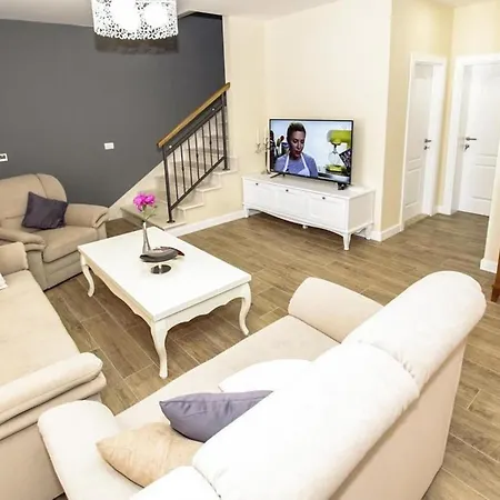 Villa Zara With Heated Hydromassage-pool