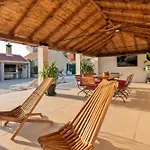 Villa Zara With Heated Hydromassage-pool *