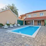 Villa Zara With Heated Hydromassage-pool Vrgorac