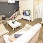 Villa Zara With Heated Hydromassage-pool
