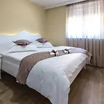 Villa Zara With Heated Hydromassage-pool