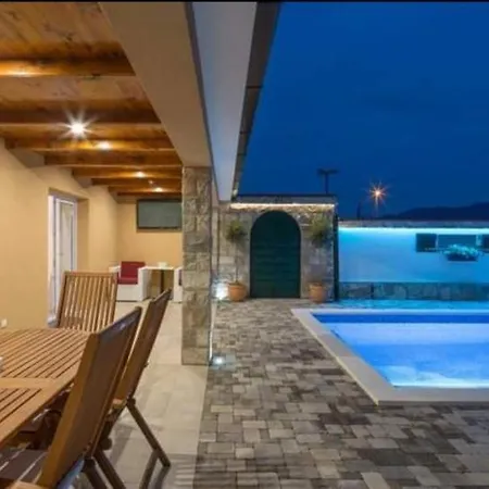 Vila Zara With Heated Hydromassage-pool Vrgorac