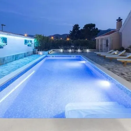 Vila Zara With Heated Hydromassage-pool *