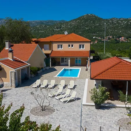 Zara With Heated Hydromassage-pool Villa