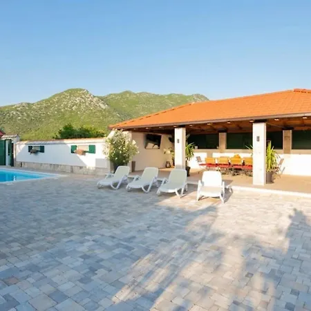 Zara With Heated Hydromassage-pool