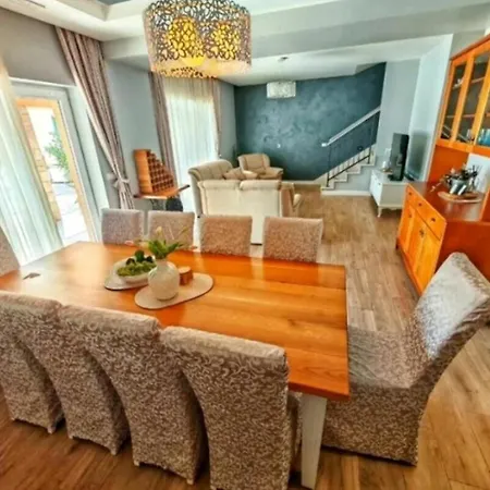 Zara With Heated Hydromassage-pool