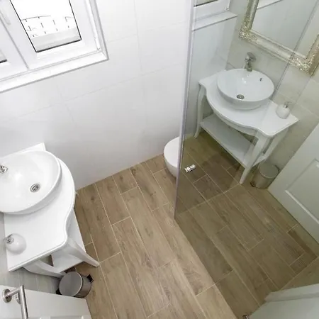 Zara With Heated Hydromassage-pool