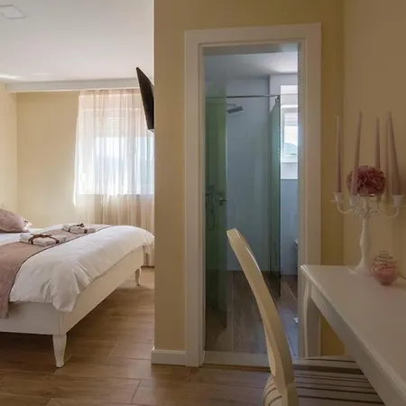 Villa Zara With Heated Hydromassage-pool Vrgorac