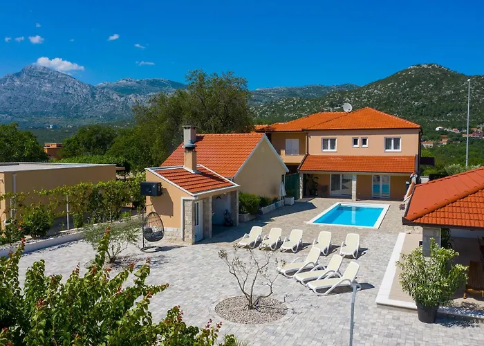 Zara With Heated Hydromassage-pool