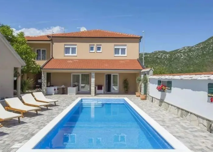 Zara With Heated Hydromassage-pool