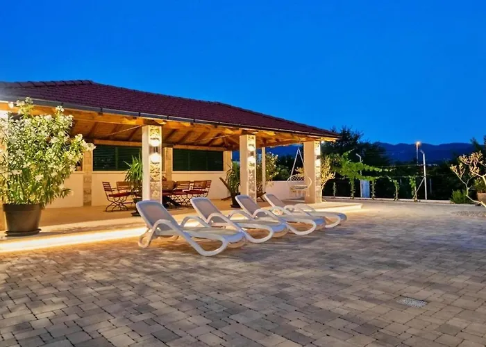 Villa Zara With Heated Hydromassage-pool