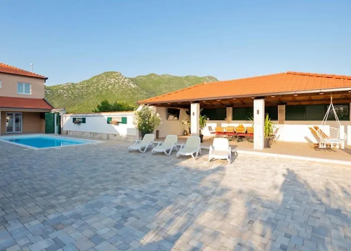 Zara With Heated Hydromassage-pool