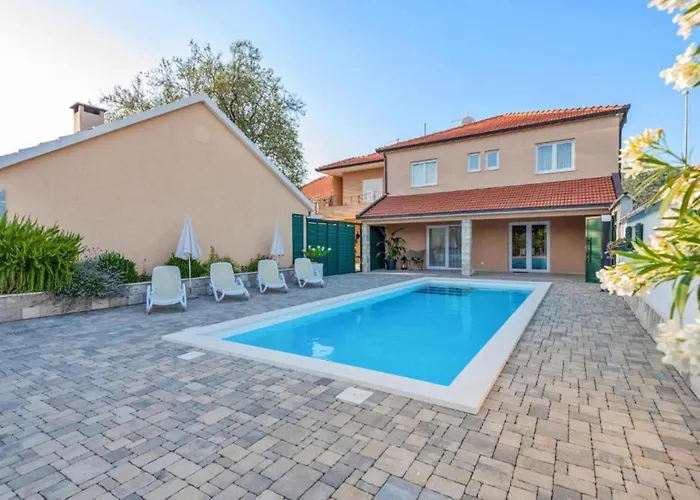 Villa Zara With Heated Hydromassage-pool Vrgorac