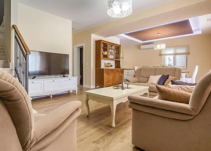 Zara With Heated Hydromassage-pool