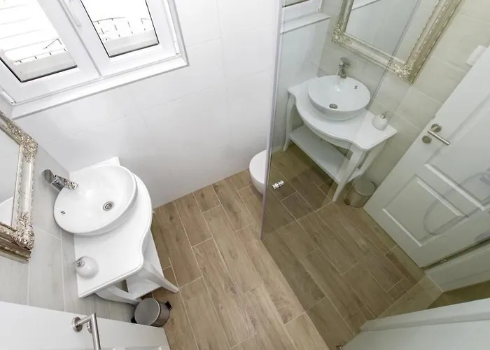 Zara With Heated Hydromassage-pool